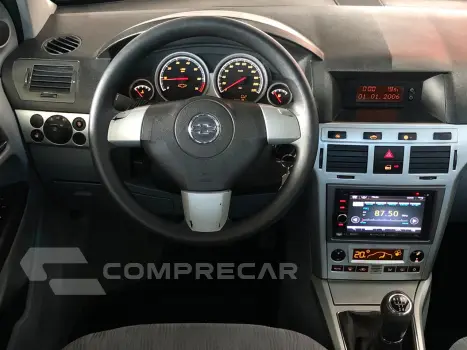 VECTRA 2.0 MPFI Elegance 8V