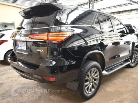 HILUX SW4 - 2.8 D-4D TURBO SRX 4X4 AUTOMÁTICO