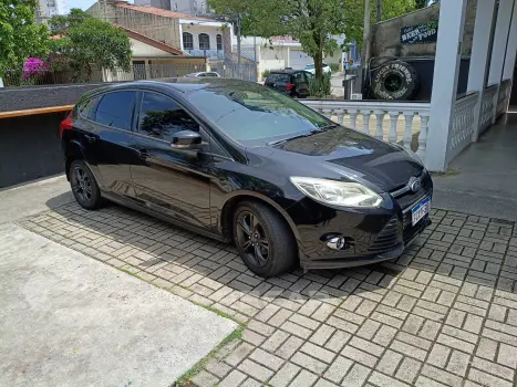 FORD Focus 1.6  Sigma Hatch 4 portas
