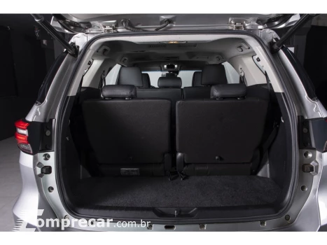 HILUX SW4 2.8 D-4D TURBO DIESEL SRX 7L 4X4 AUTOMÁTICO