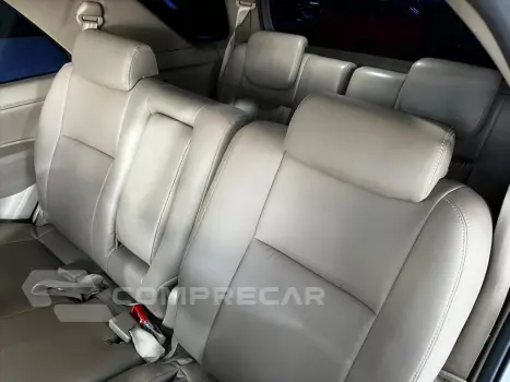 HILUX SW4 2.7 SR 4X2 7 LUGARES 16V GASOLINA 4P AU