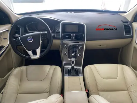 XC60 2.0 T5 DYNAMIC FWD TURBO GASOLINA 4P AUTOMÁT