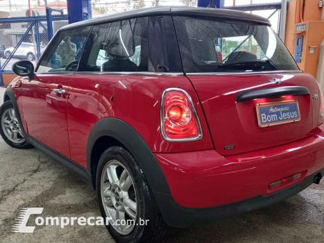 One 1.6 16V Gasolina 2P Automático