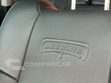 CLASSIC 5.7 V8 GASOLINA LARAMIE CD 4X4 AUTOMÁTICO