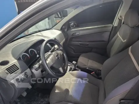 VECTRA SEDAN - 2.0 MPFI EXPRESSION 8V 140CV 4P MANUAL