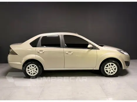 FIESTA 1.6 ROCAM SEDAN 8V FLEX 4P MANUAL