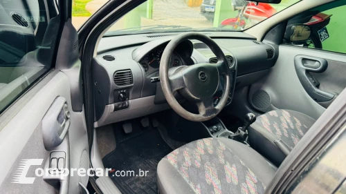 CORSA 1.8 MPFI Maxx Sedan 8V