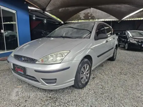 FORD FOCUS HATCH - 1.6 GL 8V 4P MANUAL 4 portas