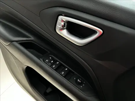 COMPASS 1.3 T270 TURBO FLEX LONGITUDE AT6