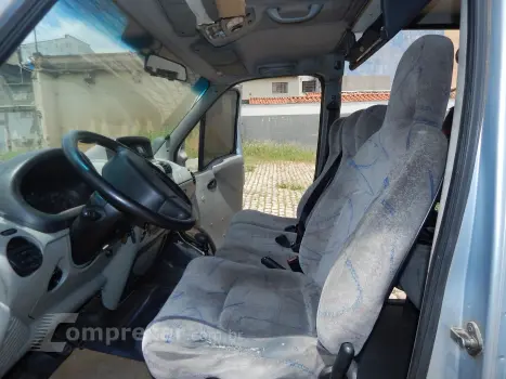 MASTER 2.5 DCI Minibus L3h2 16 Lugares 16V