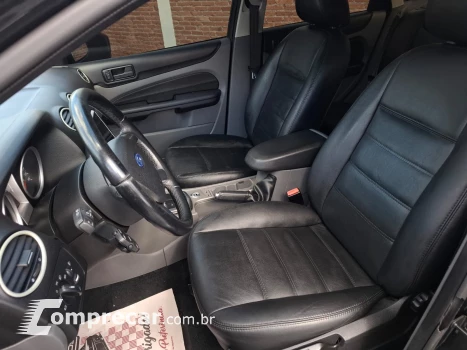 FOCUS 2.0 GLX Sedan 16V