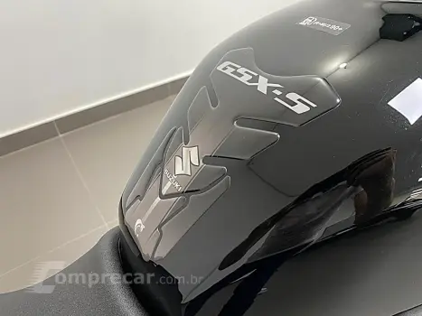 SUZUKI GSX-8S