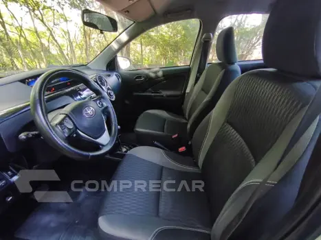 ETIOS 1.5 X PLUS SEDAN 16V FLEX 4P AUTOMÁTICO