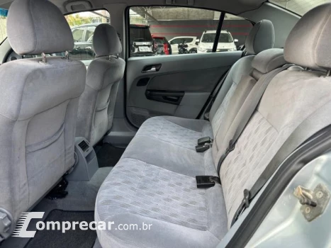VECTRA SEDAN - 2.0 MPFI ELEGANCE 8V 4P MANUAL