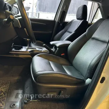 HILUX 2.8 SW4 4X4 8V