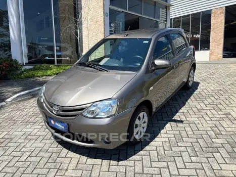 Toyota ETIOS XS 1.5 Flex 16V 5p Aut. 4 portas