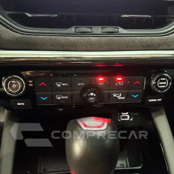 Commander Overl. 2.2 TD 4x4 Diesel Aut.