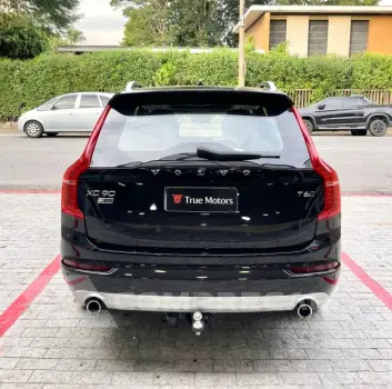 XC90 2.0 T6 Momentum AWD Geartronic