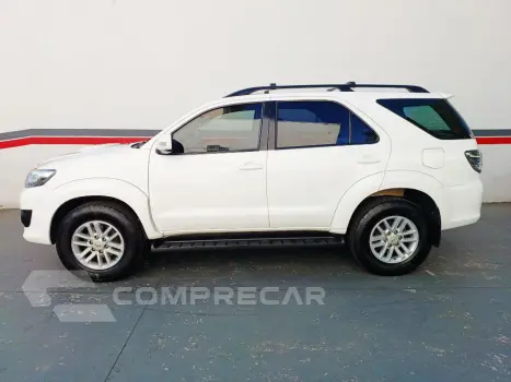 Hilux SW4 SRV D4-D 4x4 3.0 TDI Dies. Aut