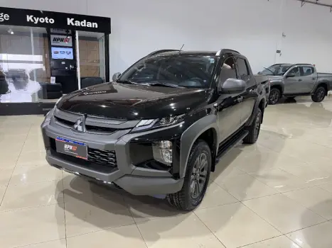 Mitsubishi L200 TRITON 2.4 16V Turbo Sport Outdoor GLS CD 4X4 4 portas