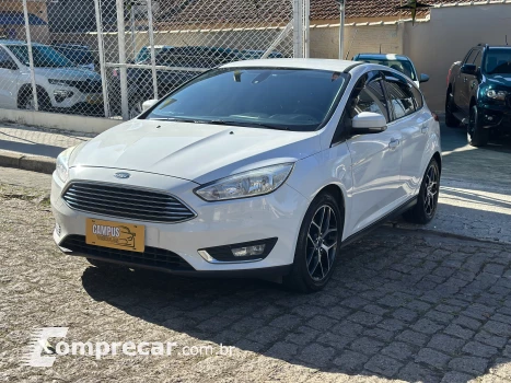FORD FOCUS 2.0 Titanium Hatch 16V 4 portas