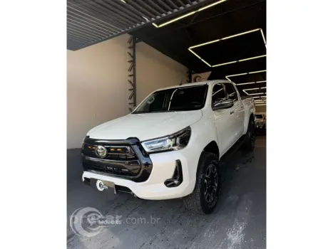 Toyota HILUX 2.8 D-4D TURBO DIESEL CD SRX 4X4 AUTOMÁTICO 4 portas