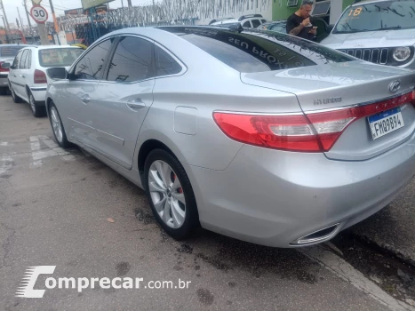 AZERA 3.3 MPFI GLS Sedan V6 24V