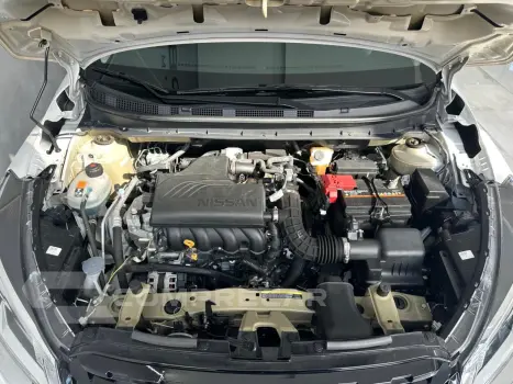KICKS Active 1.6 16V Flex Aut.