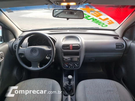CORSA 1.8 MPFI Maxx Sedan 8V