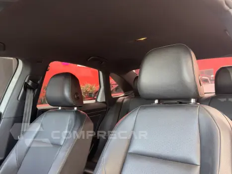 JETTA 1.4 250 TSI TOTAL FLEX R-LINE TIPTRONIC