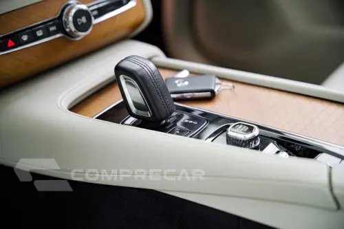 XC 90 T-8 MOMENTUM 2.0 (Híbrido)