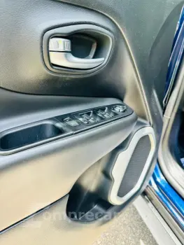 RENEGADE 1.8 16V Longitude