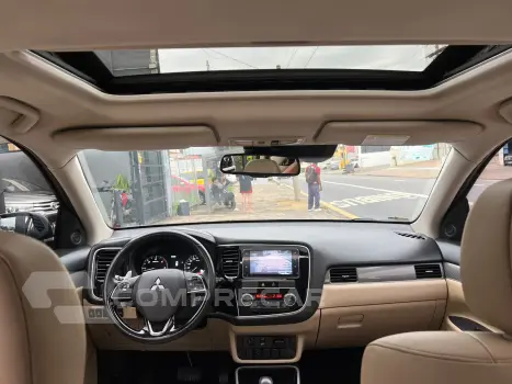 OUTLANDER 2.2 Mivec Di-d Hpe-s AWD