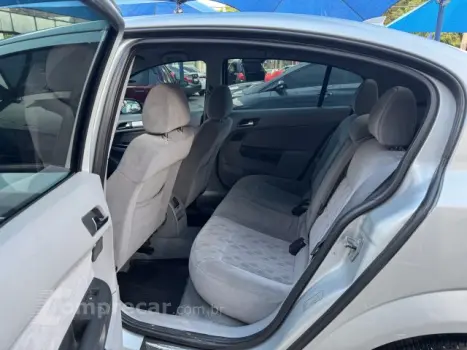 VECTRA SEDAN - 2.0 MPFI ELEGANCE 8V 4P MANUAL