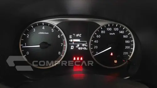 KICKS PLAY 1.6 16V FLEXSTART SENSE XTRONIC