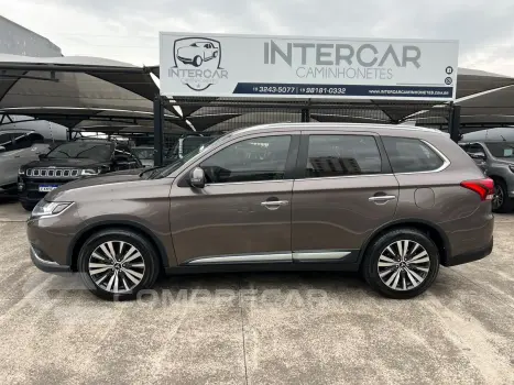 OUTLANDER 2.2 Mivec Di-d Hpe-s AWD