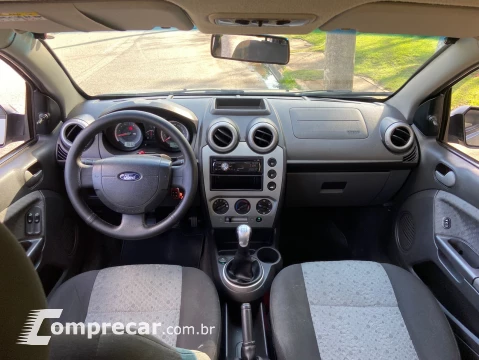 FORD FIESTA 1.6 Rocam SE 8V 4 portas