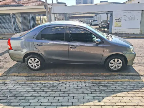 Etios Sedan 1.5 16V 4P FLEX XS