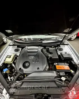 AZERA 3.3 MPFI GLS Sedan V6 24V