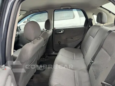 CORSA 1.4 MPFI Premium Sedan 8V