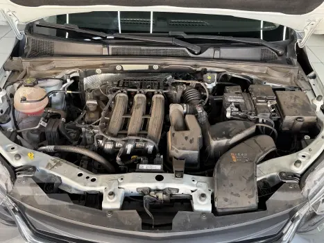 ONIX 1.0 Turbo Plus LT