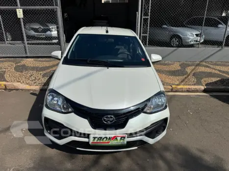 Toyota ETIOS X 1.3 Flex 16V 5p Mec. 4 portas
