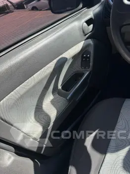 Fiesta Class sedan 1.6 Completo