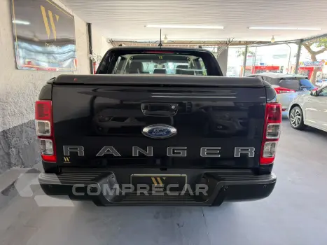 RANGER 2.2 Black 4X2 CD 16V