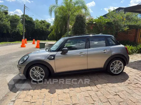MINI COOPER 1.5 12V Turbo Navi 4 portas