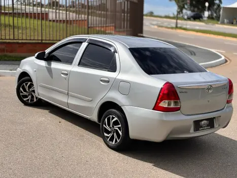Etios Sedan X 1.5 (Aut) (Flex)