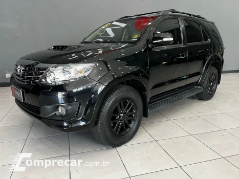 Toyota Hilux SW4 3.0 TDI 4x4 SRV 5L 4 portas