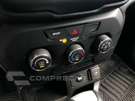Renegade 1.8 16V Flex 4P Automático