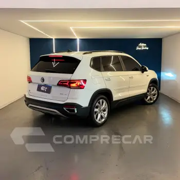 TAOS Comfortline 1.4 250 TSI Flex Aut.