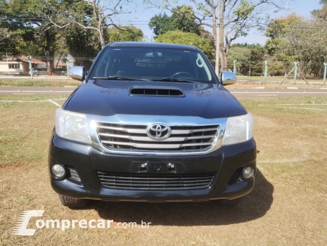 Toyota HILUX 3.0 SRV 4X4 CD 16V Turbo 4 portas